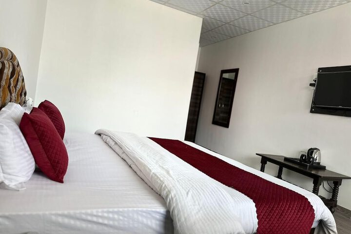Room 3 of 7