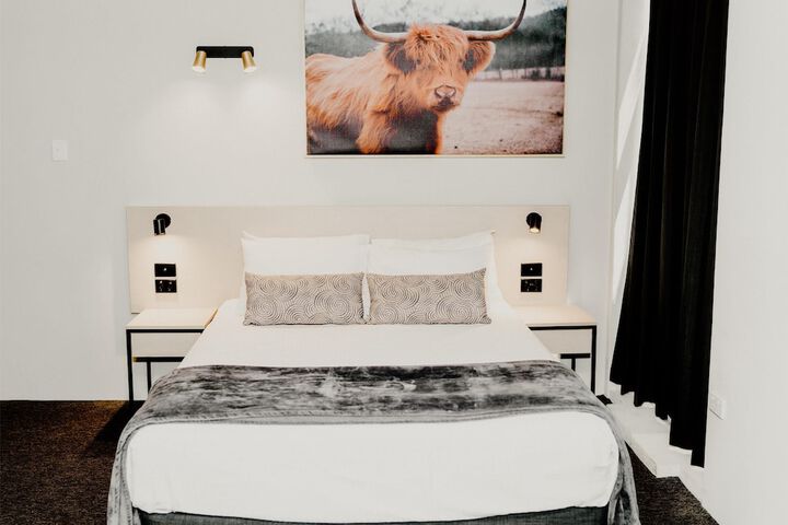 Room 32 of 74