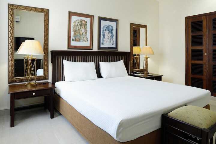 Room 4 of 52