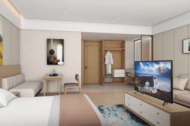 Room 5 of 18