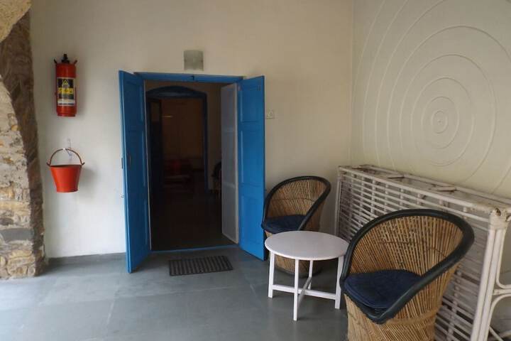 Room 49 of 233