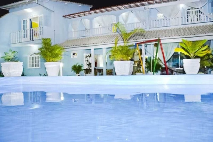 Pool 10 of 25