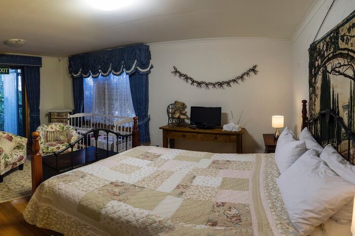Room 6 of 67