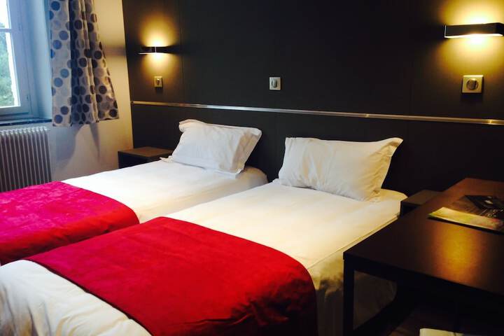 Room 5 of 23