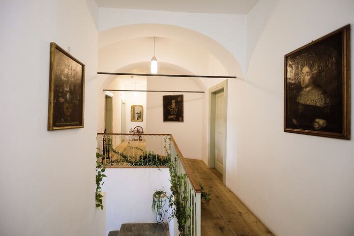Ballroom/Hall 20 of 28
