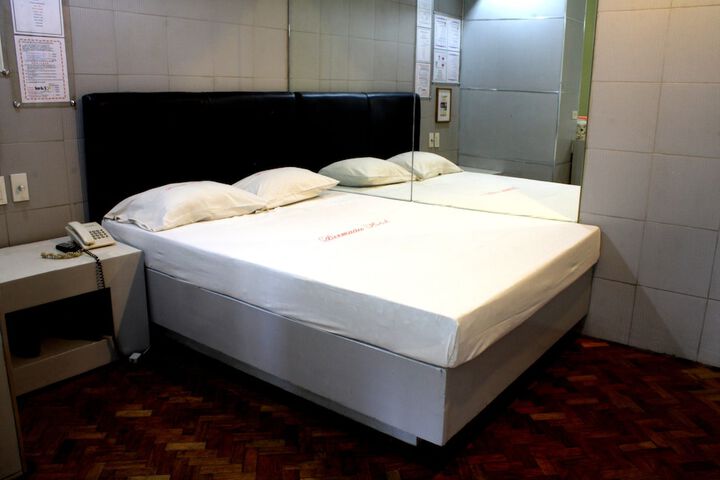 Room 11 of 21