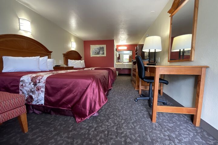 2 Queen Beds Accessible (5 of 17)