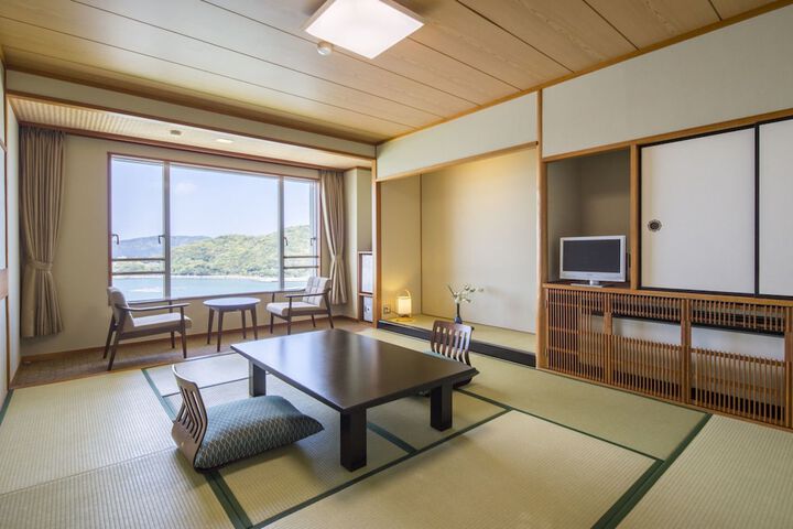 Room 8 of 41