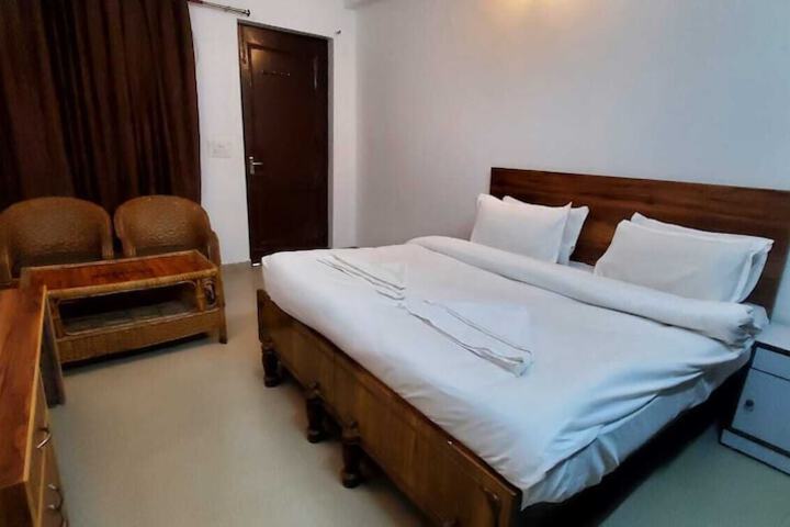 Room 6 of 22