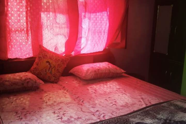 Room 7 of 16