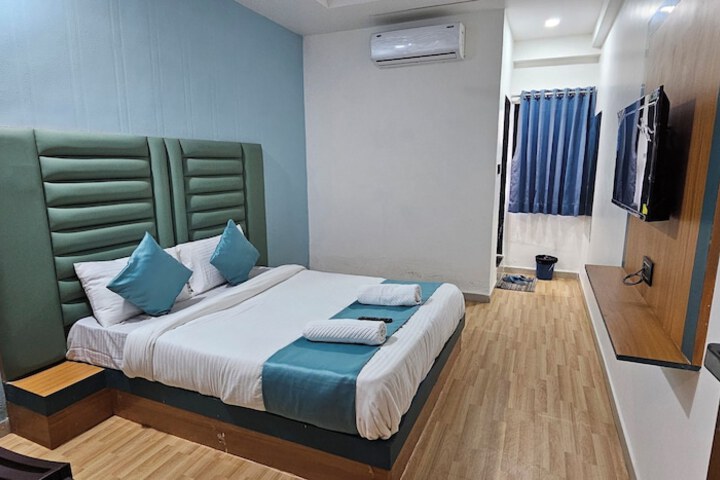 Room 8 of 22