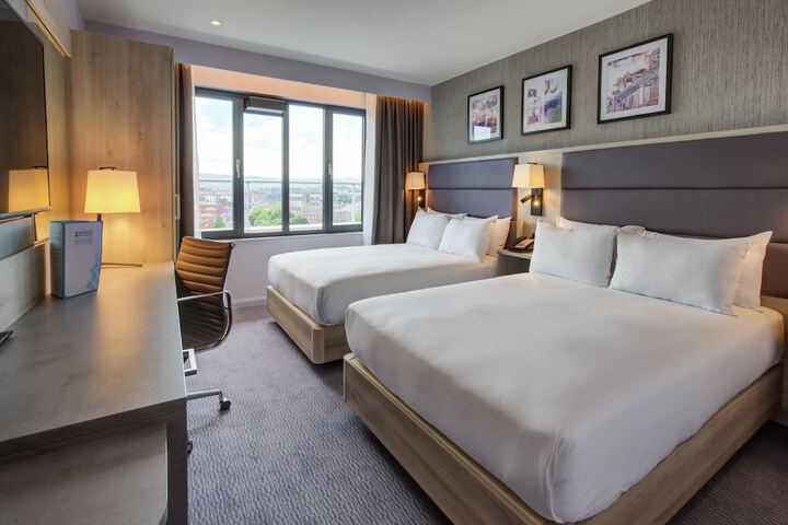 Room 32 of 102