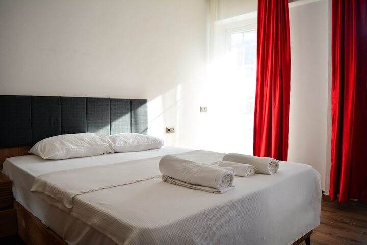 Room 7 of 24