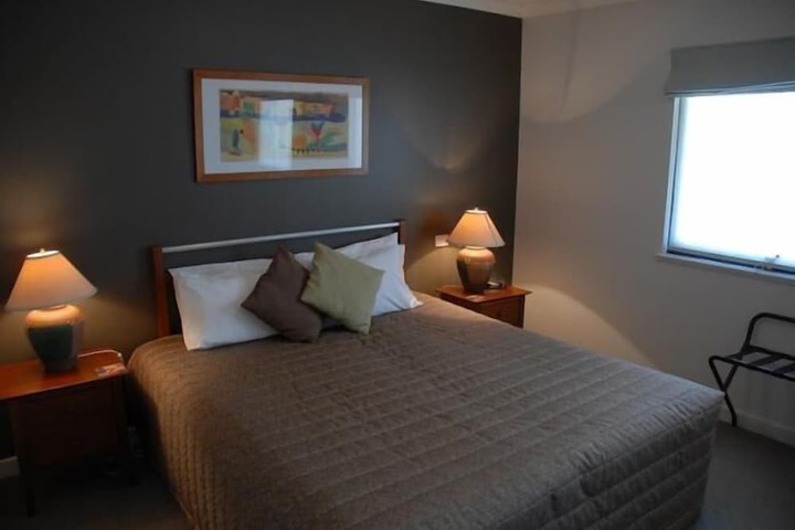 Room 9 of 50