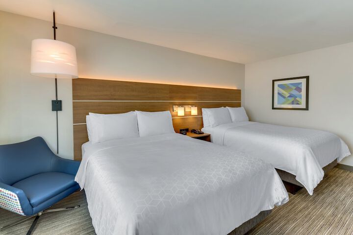 2 Queen Beds (6 of 23)