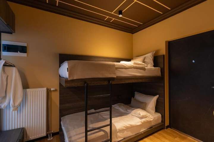 Room 7 of 79