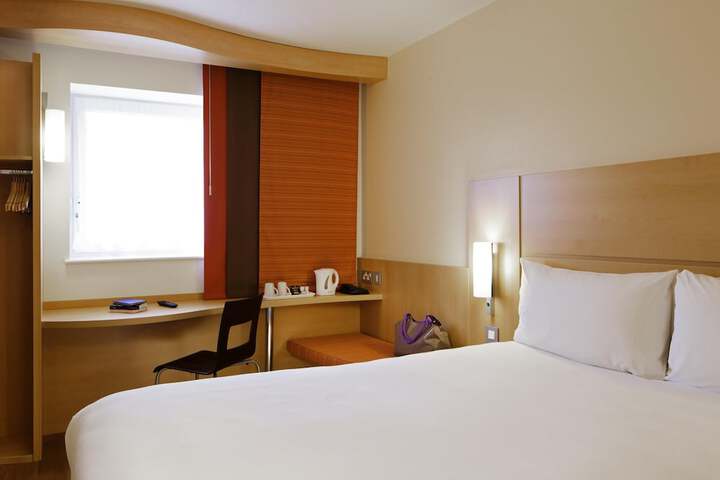Room 13 of 52
