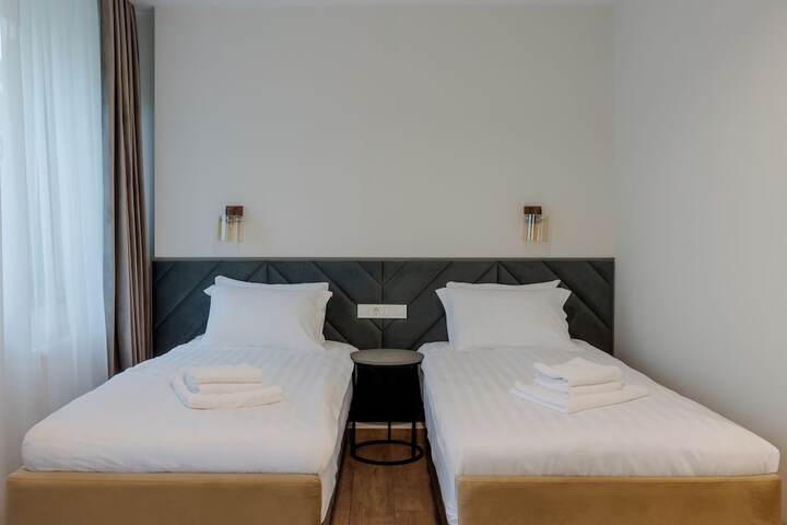 Room 8 of 36
