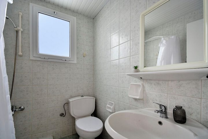 Room 15 of 18