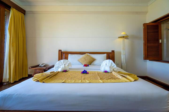 Room 28 of 82