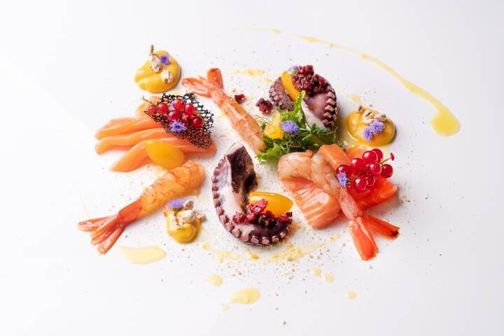 Dining 38 of 63