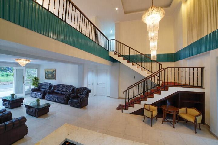 Hotel Interior 4 of 33