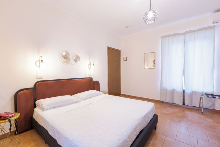 Room 3 of 34