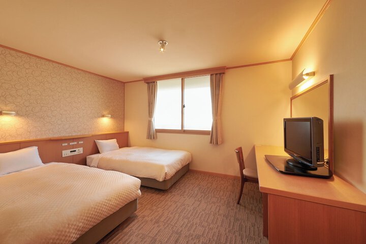 Room 8 of 30