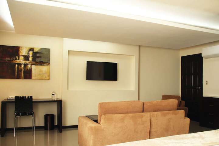 Room 5 of 85