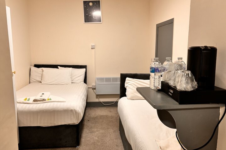 Room 3 of 27