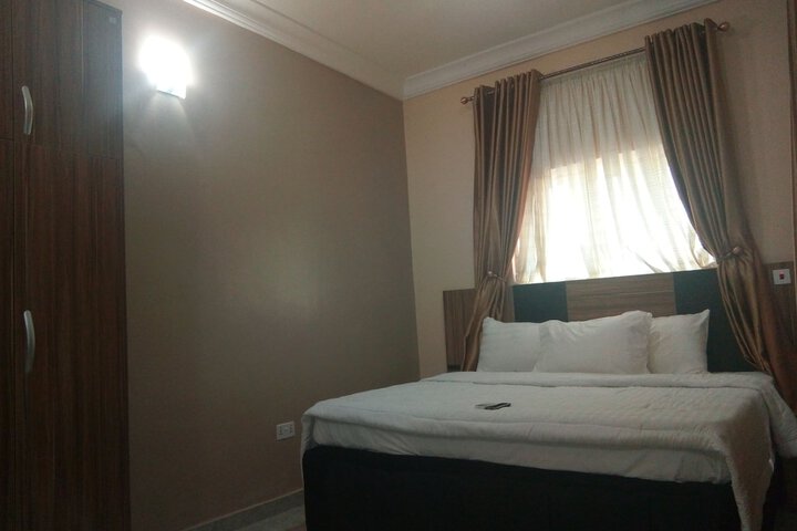 Room 9 of 21