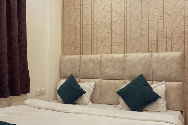 Room 32 of 55