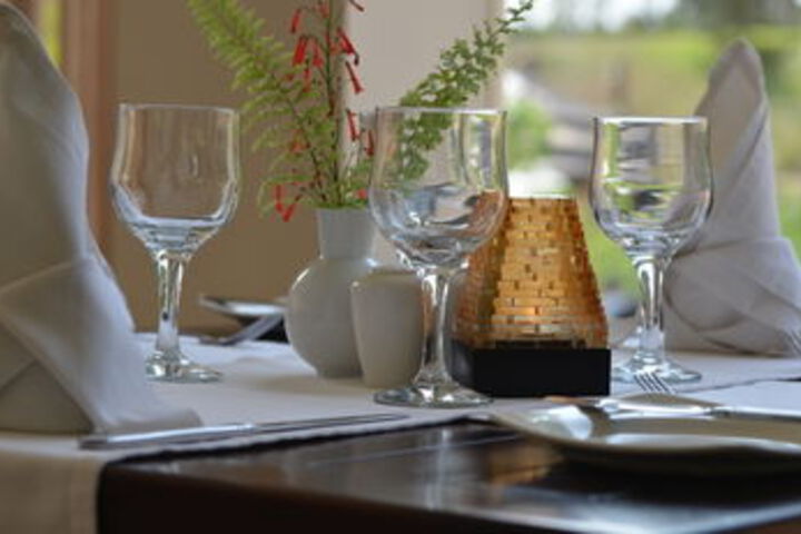 Dining 32 of 35