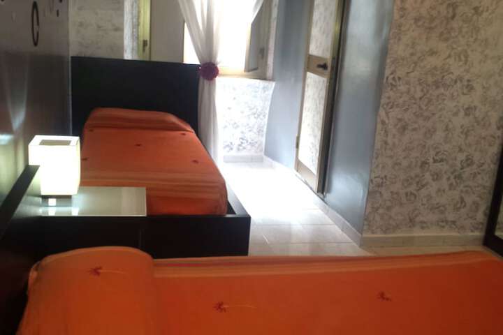 Room 6 of 63