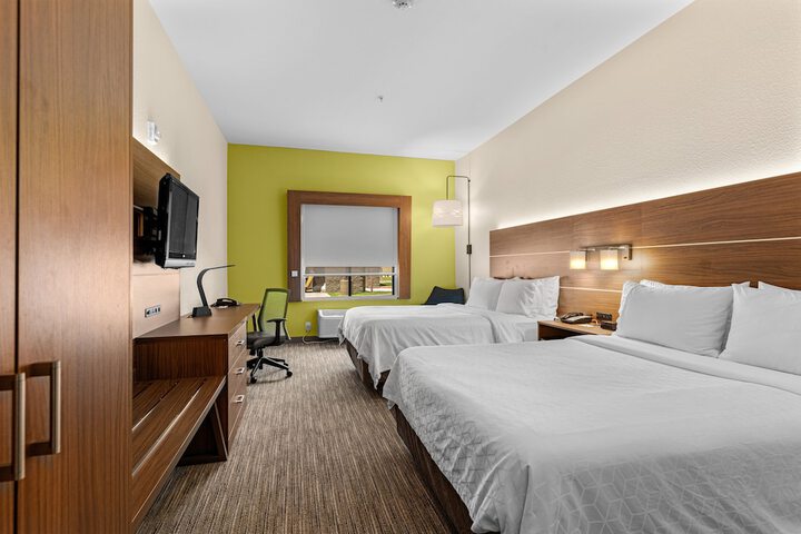 Room 10 of 82