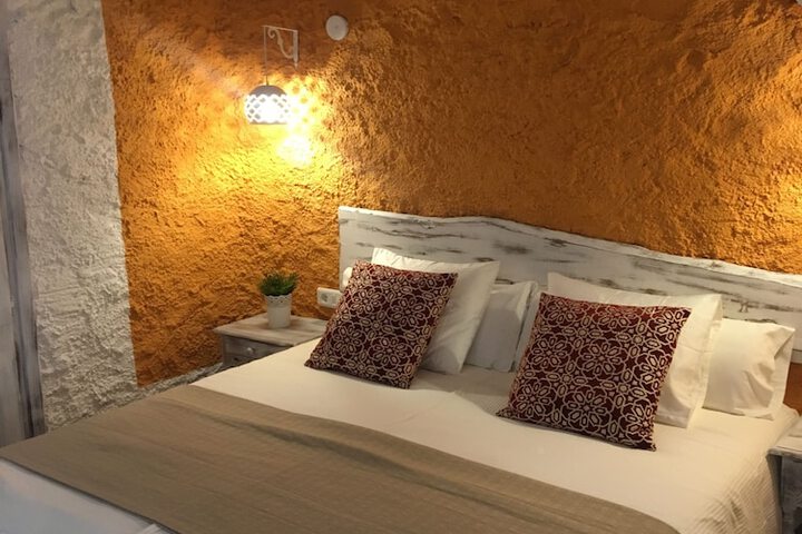 Room 3 of 120