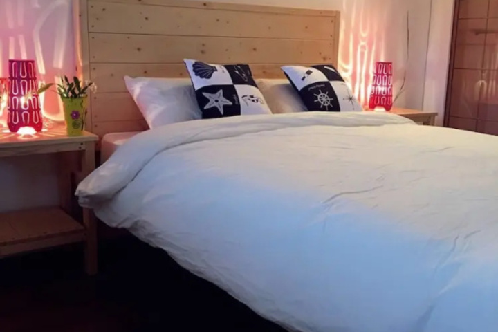 Room 3 of 12