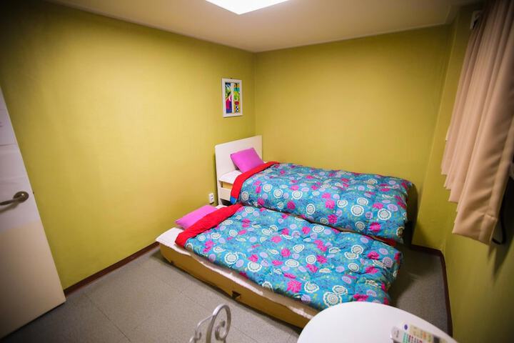 Room 20 of 53