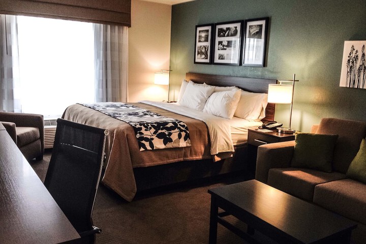 Standard | King Bed (11 of 18)