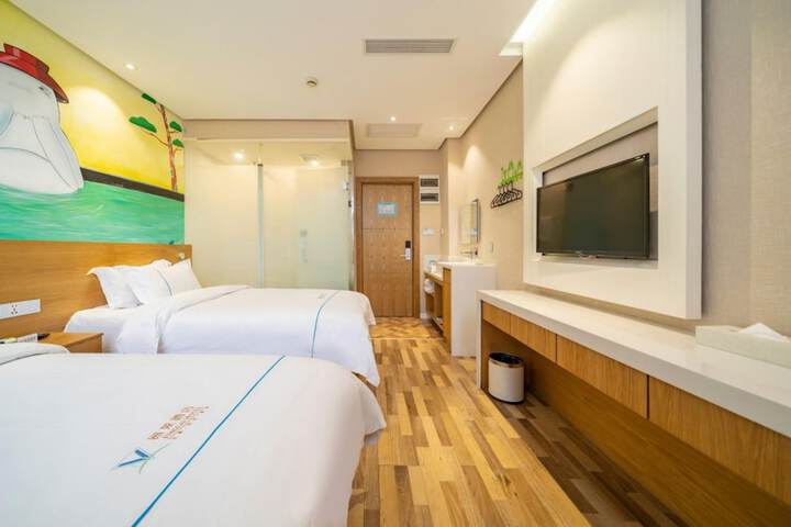Room 10 of 48