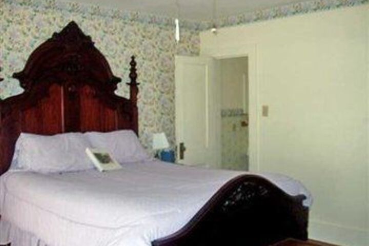 Room 42 of 50