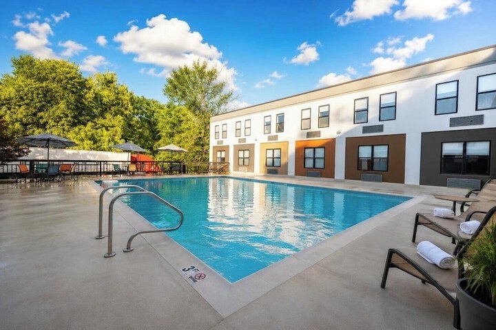 Swimming pool at Red Roof Inn & Suites Middleborough