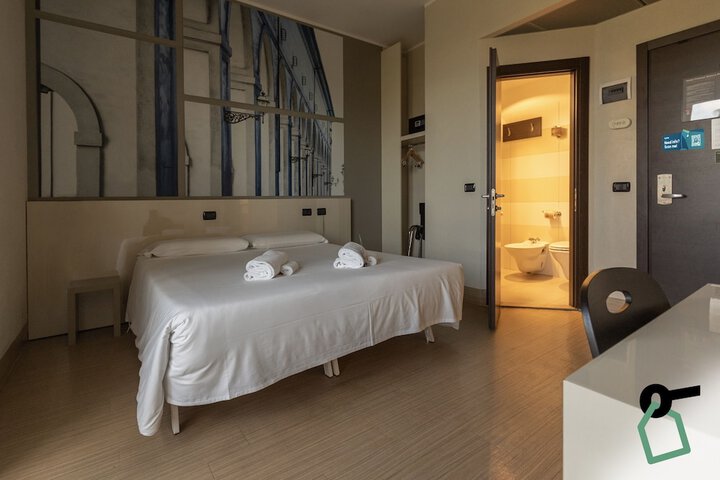 Room 12 of 20