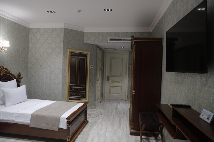 Room 26 of 49