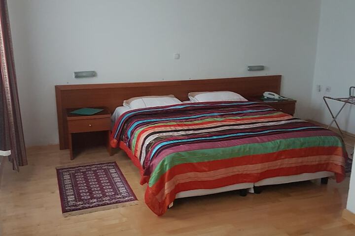 Room 9 of 21