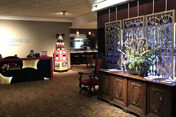 Concierge desk