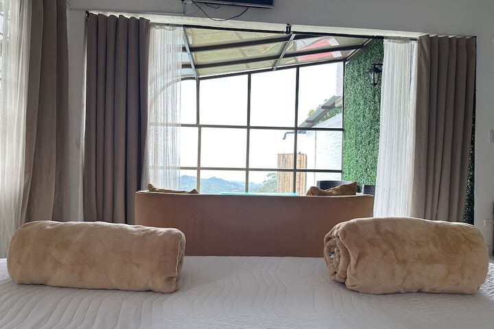 Room 12 of 44