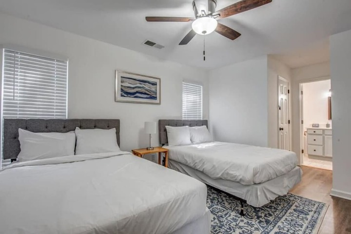 Room 1 of 32