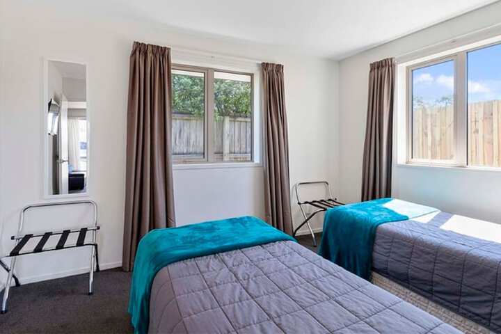 Room 10 of 31