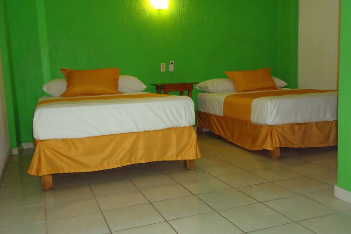 Room 8 of 28